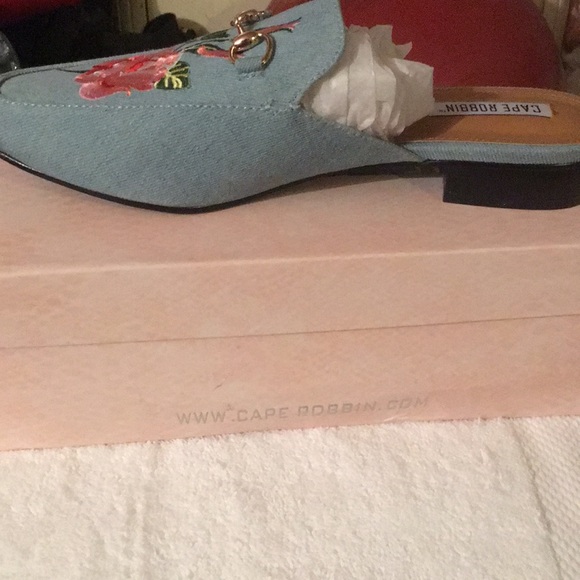 Cape Robbin denim mules - Picture 2 of 5